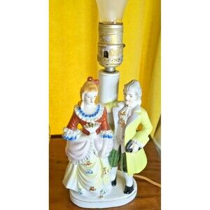 Vintage Victorian Couple Porcelain Table Lamp JAPAN Underwriters Laboratories￼